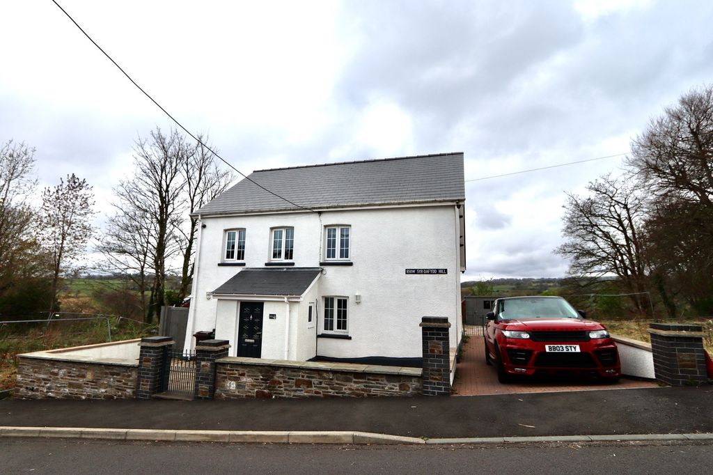 Property photo 1 of 44