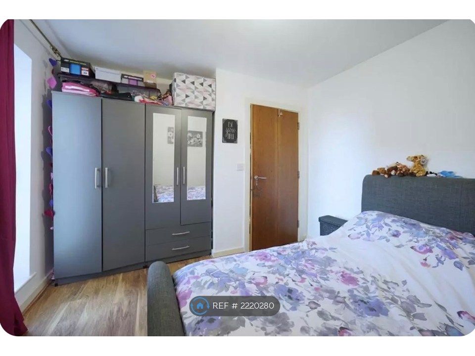 Property photo 3 of 7 Bedrood