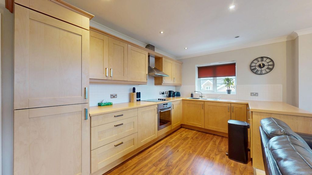 Property photo 3 of 13 Ling-Court-09152025_212621.Jpg