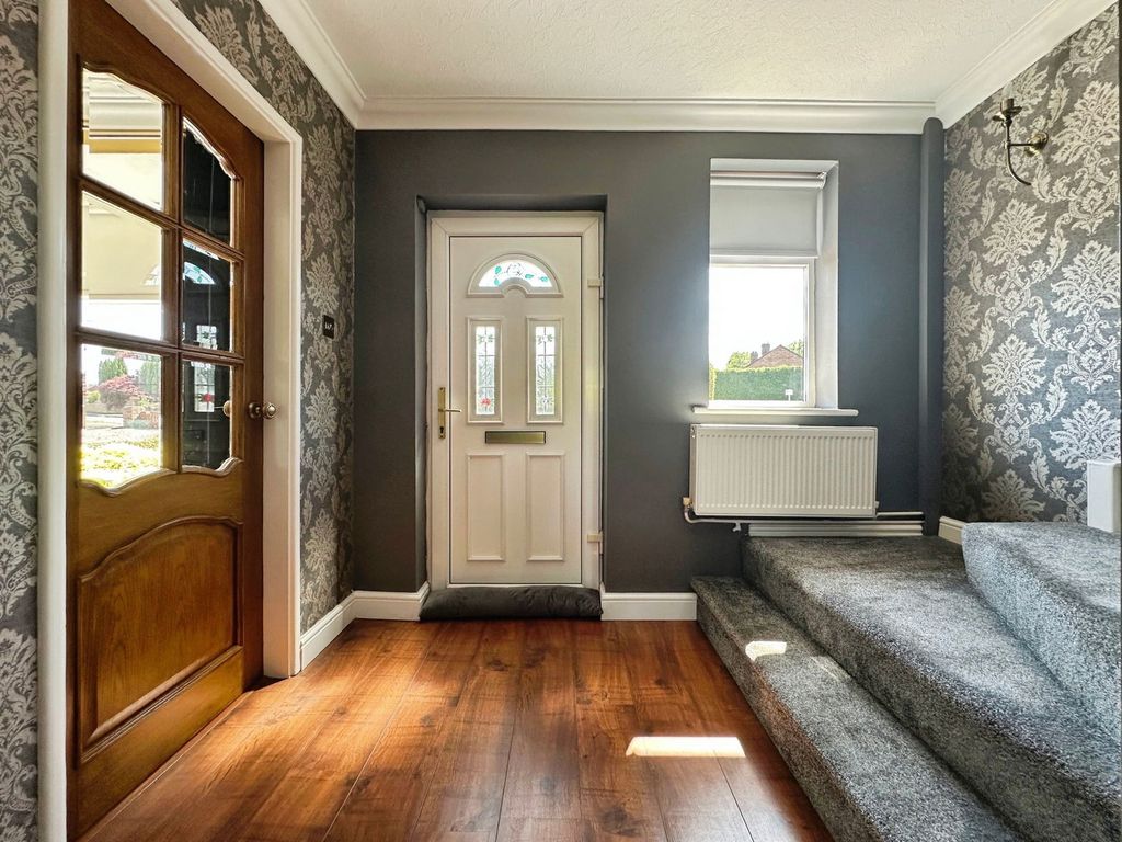 Property photo 2 of 36
