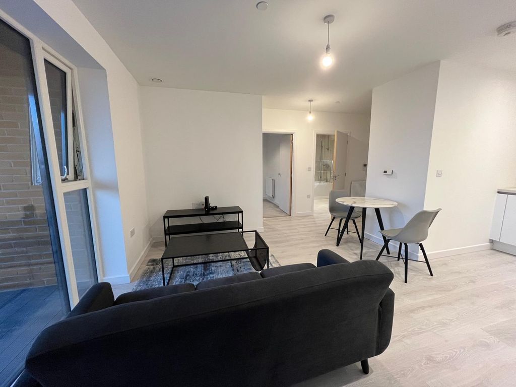 Property photo 2 of 21