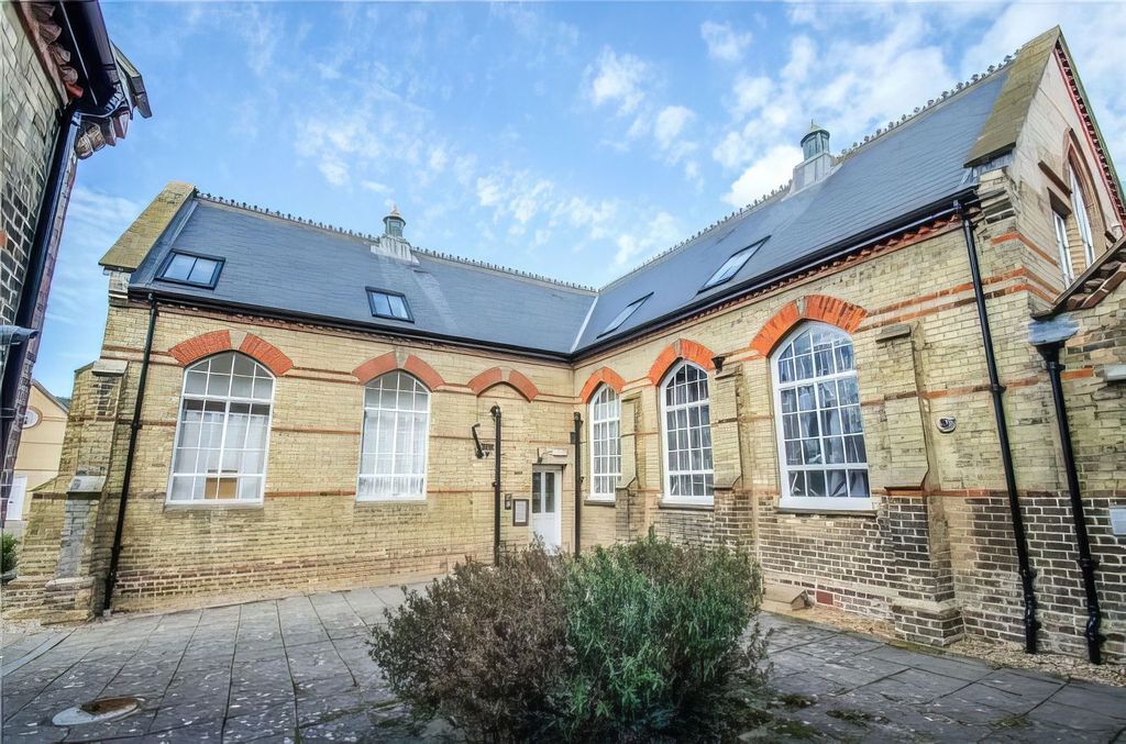 Property photo 1 of 10
