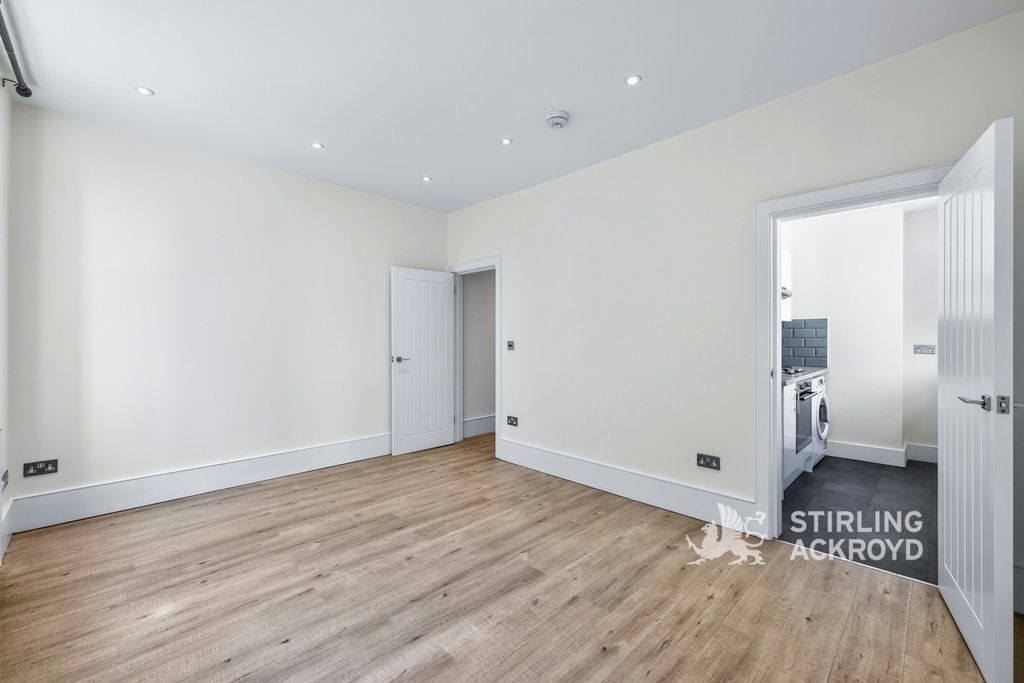 Property photo 3 of 19 Reception Room