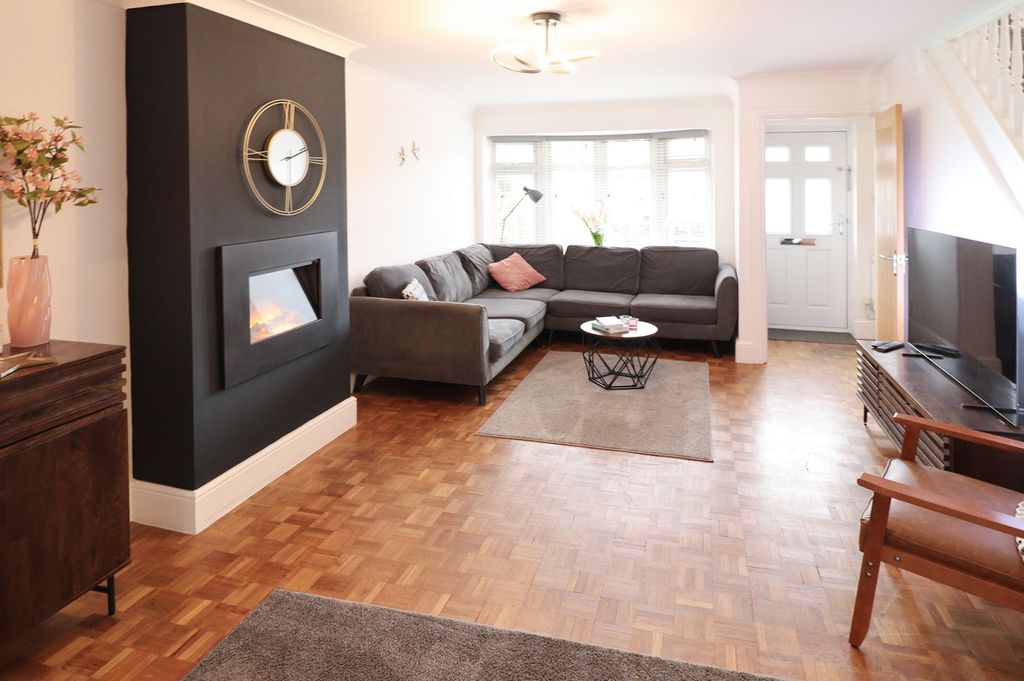 Property photo 2 of 18 Picture No. 28