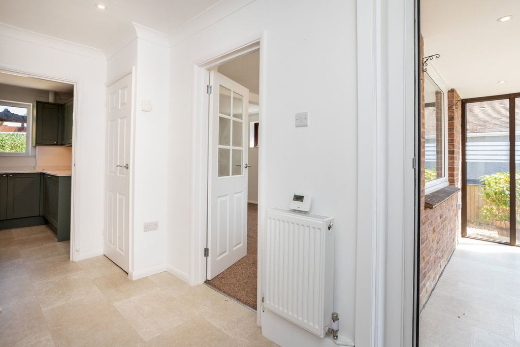 Property photo 3 of 35