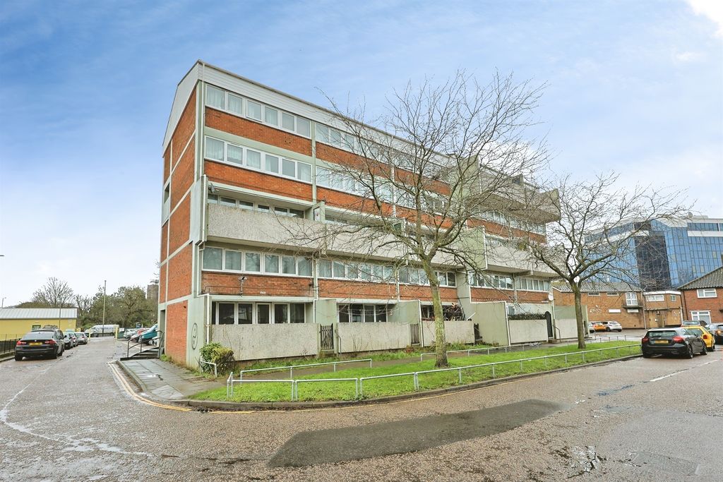 Property photo 1 of 19