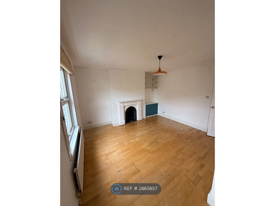 Property photo 2 of 17 Living / Dining Room