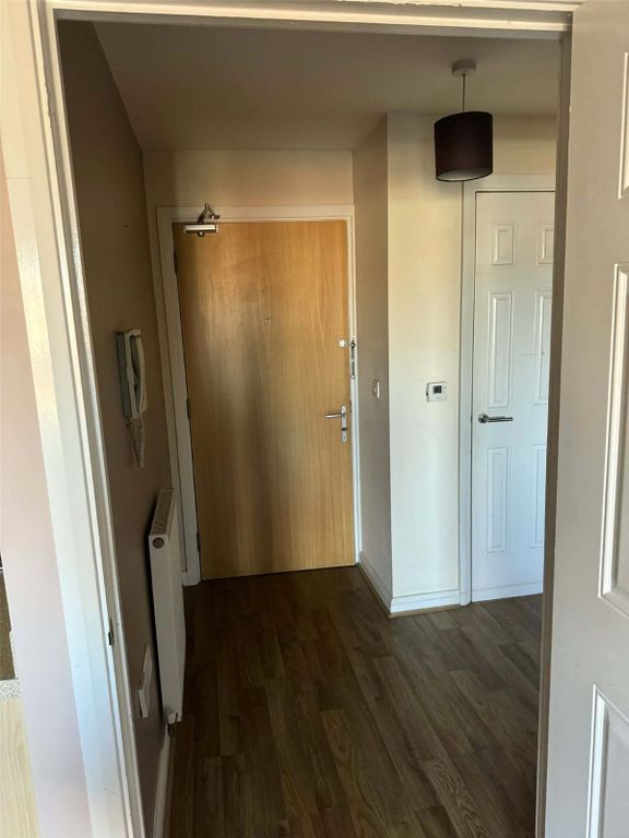 Property photo 2 of 19 Picture No. 16