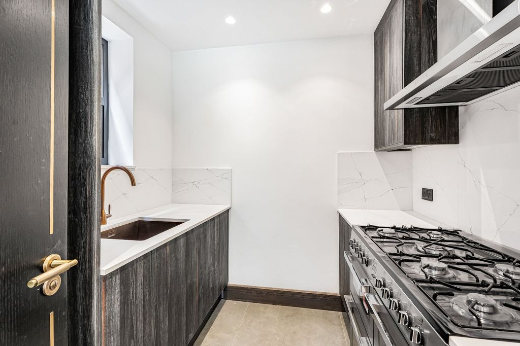 Additional image 20 of 5 bed detached house for salePipers Green Lane, Edgware HA8