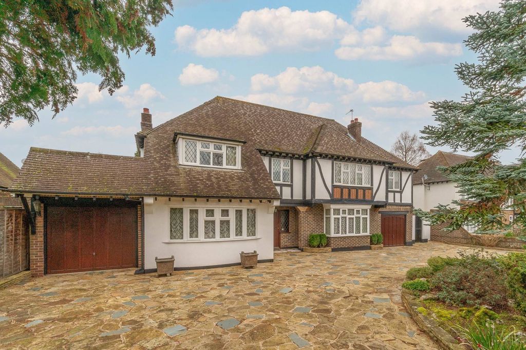 Property photo 2 of 37