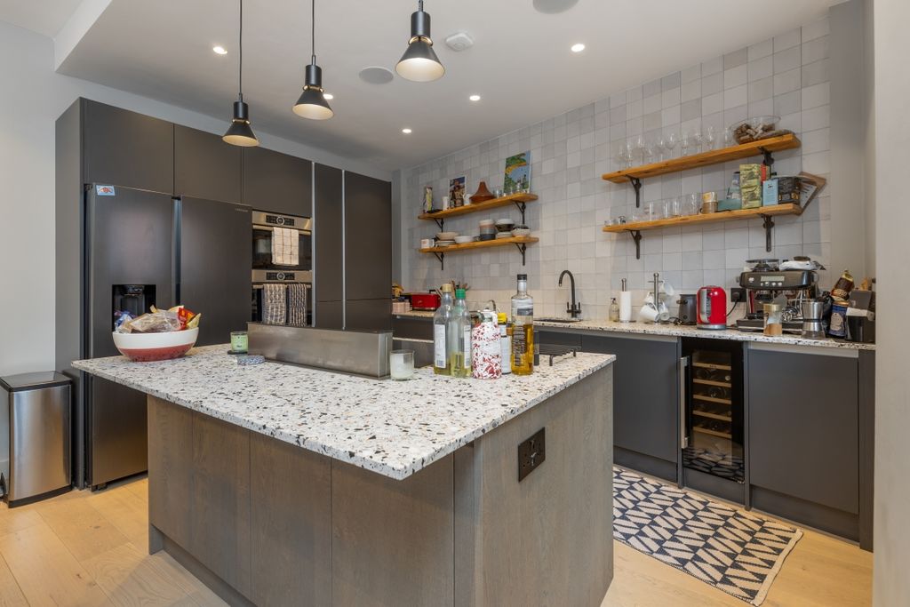 Property photo 2 of 12 Raven Wharf 23 - ...