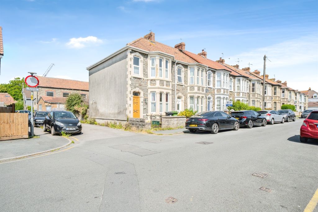 Property photo 1 of 17