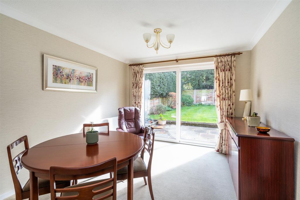 Property photo 3 of 12 18 Grendon Road_11.Jpg