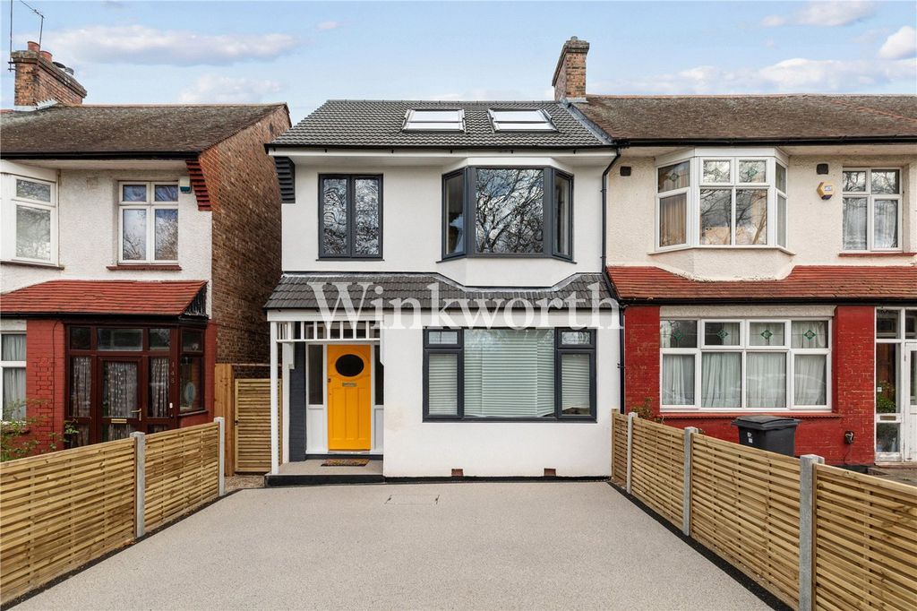 Property photo 2 of 35 Picture No. 09