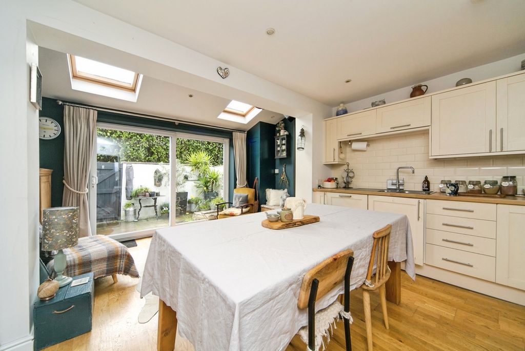 Property photo 3 of 17 Pbox-Img.Jpg