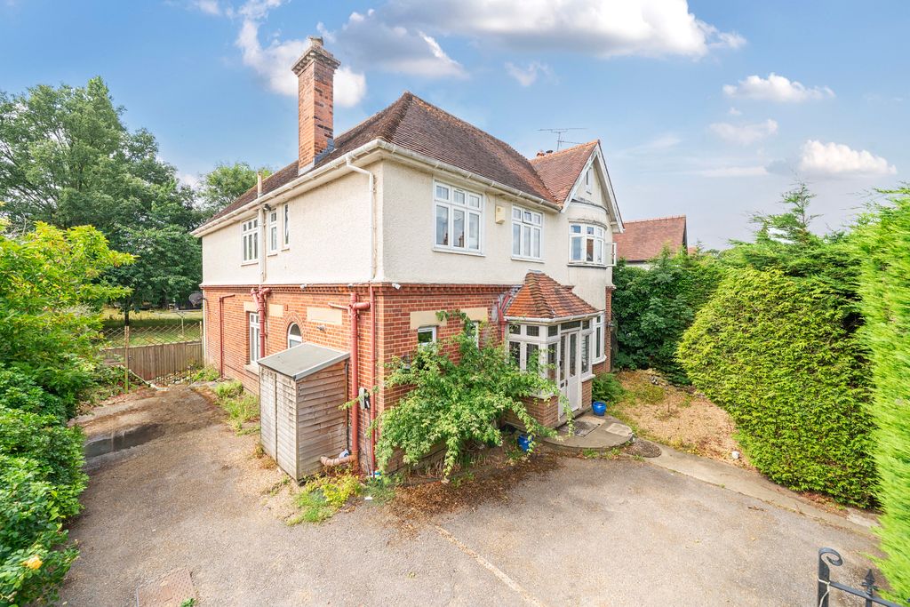 Property photo 1 of 12