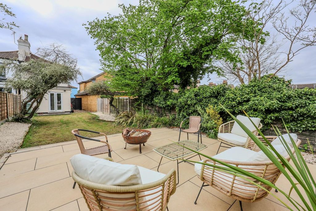 Property photo 3 of 22