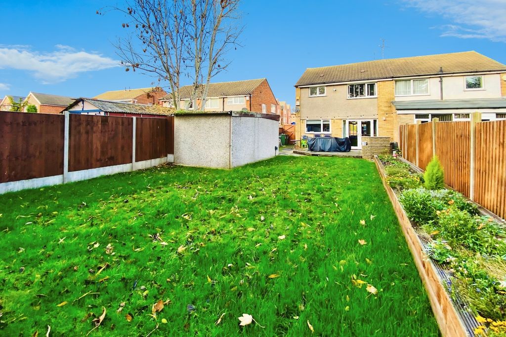 Property photo 2 of 20