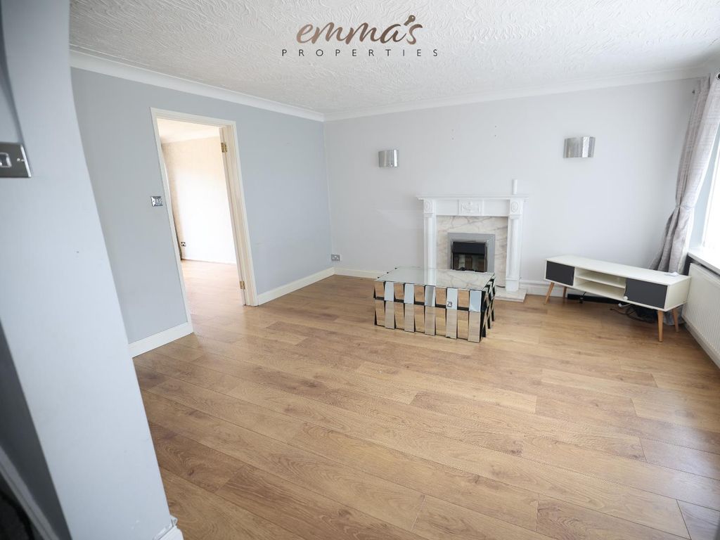 Property photo 3 of 12 Living Room.Png