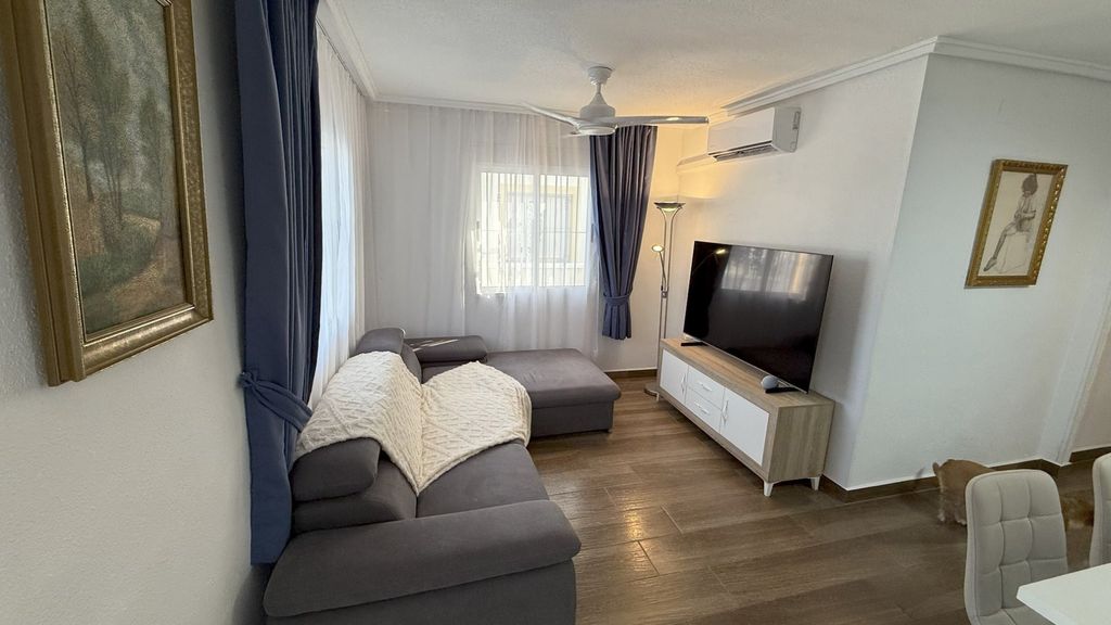 Property photo 2 of 31