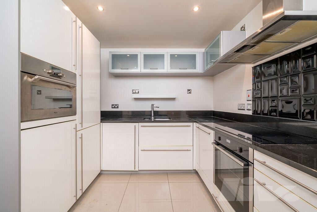 Property photo 3 of 12 Photo 10