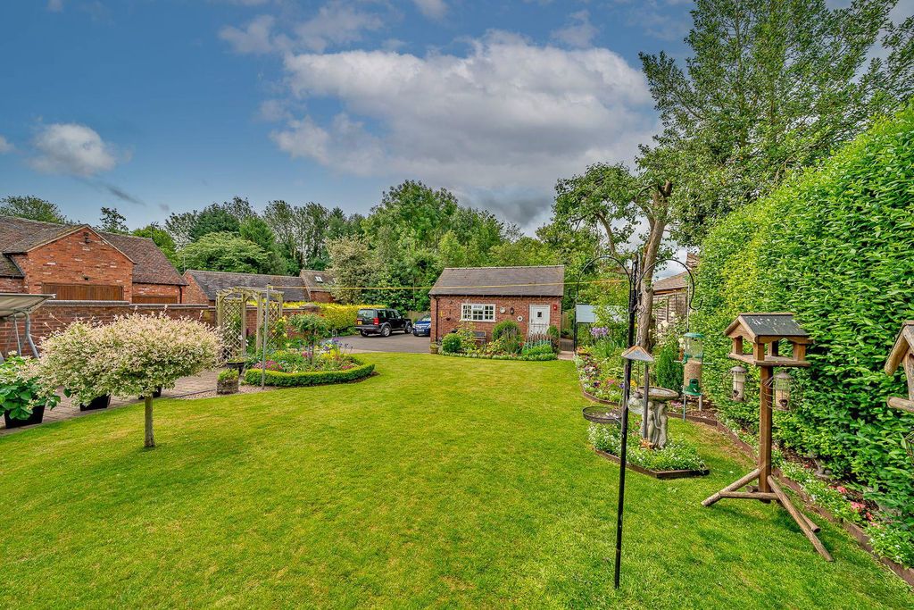 Property photo 2 of 45