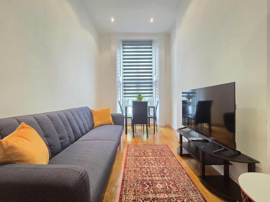 Property photo 1 of 9 London Street, W2