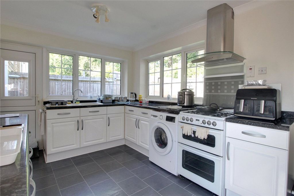 Property photo 2 of 14 Picture No. 01