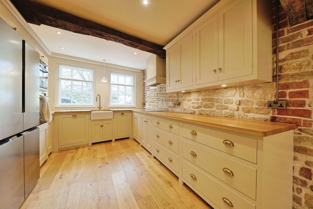 Property photo 3 of 30 40390612
