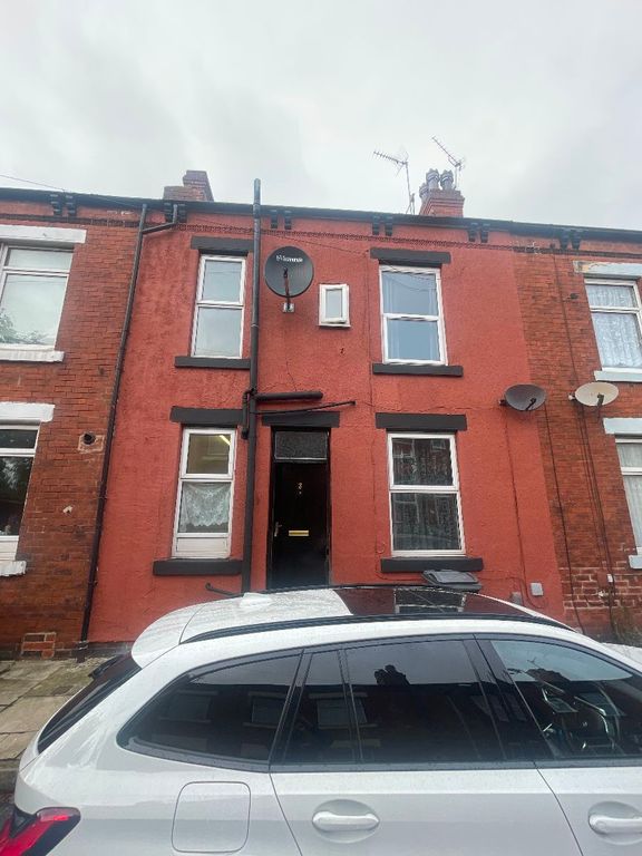 Property photo 1 of 9 Front