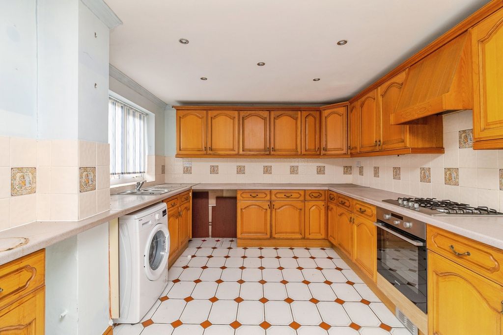 Property photo 2 of 21 Pbox-Img.Jpg