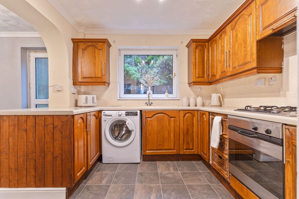 Property photo 3 of 22