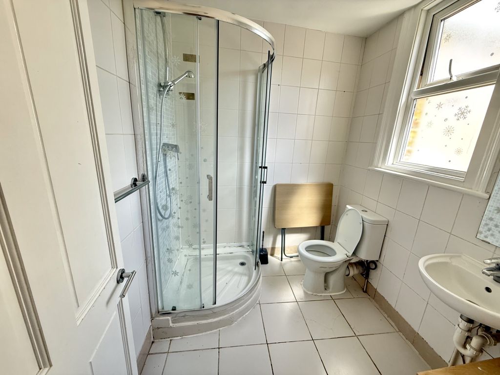 Property photo 1 of 3