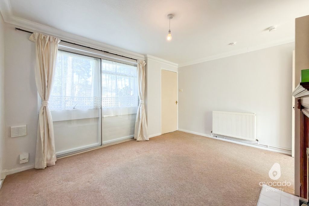 Property photo 3 of 12 4992864