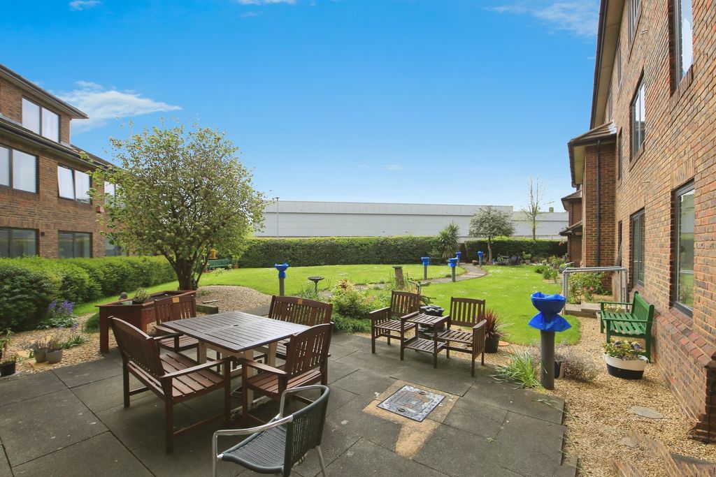 Property photo 2 of 3