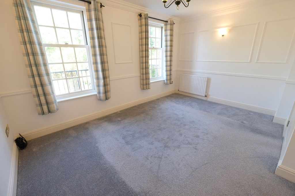 Property photo 3 of 17 Sitting/Dining Room