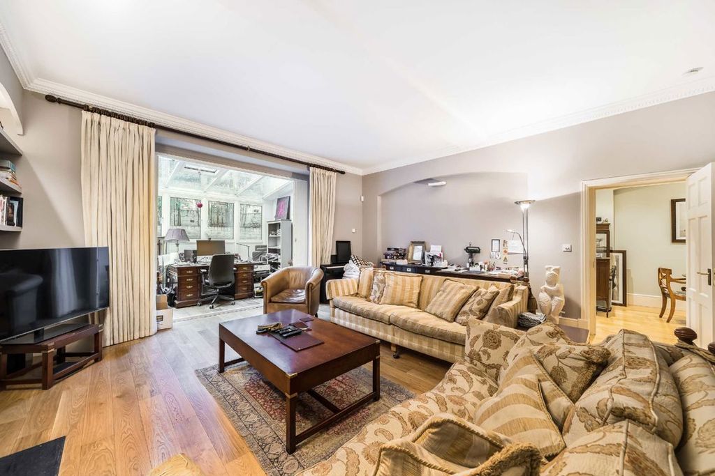 Property photo 3 of 10