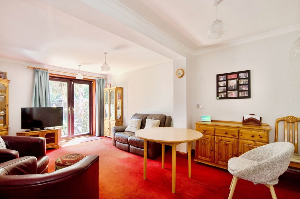 Property photo 3 of 20 Pbox-Img.Jpg