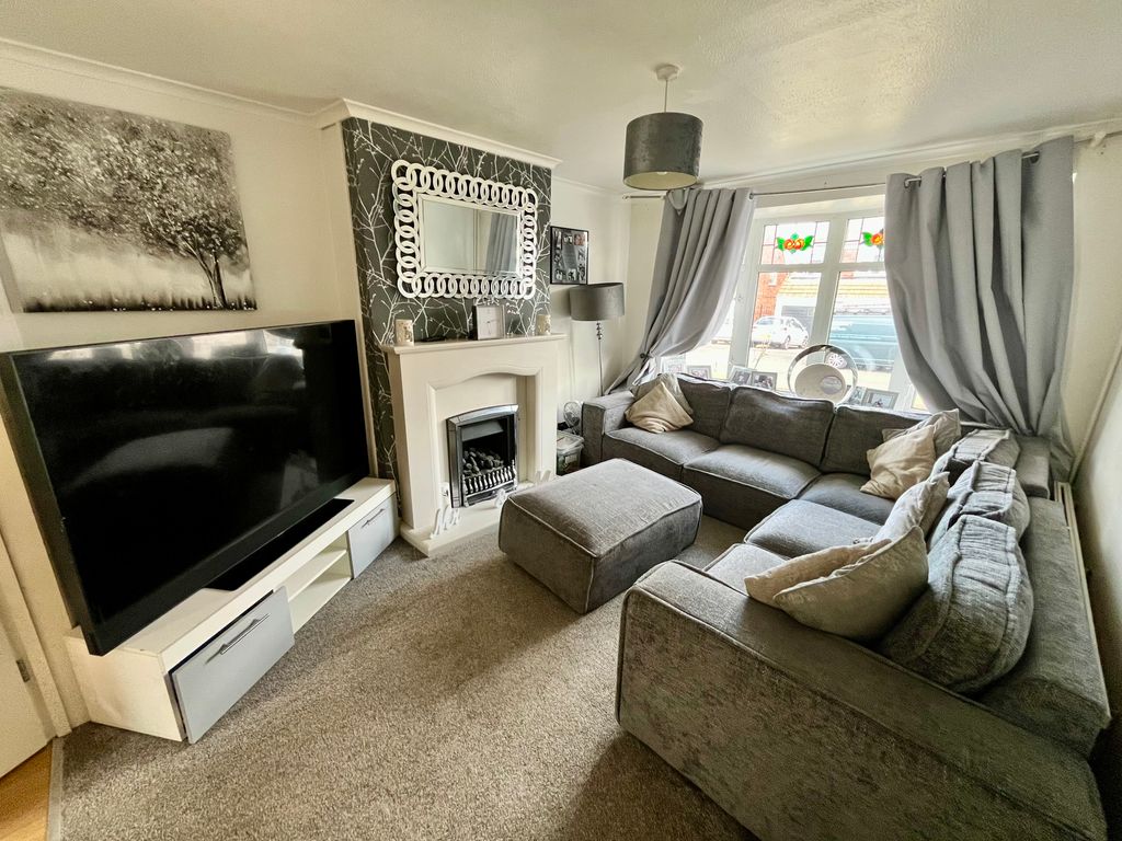 Property photo 3 of 12