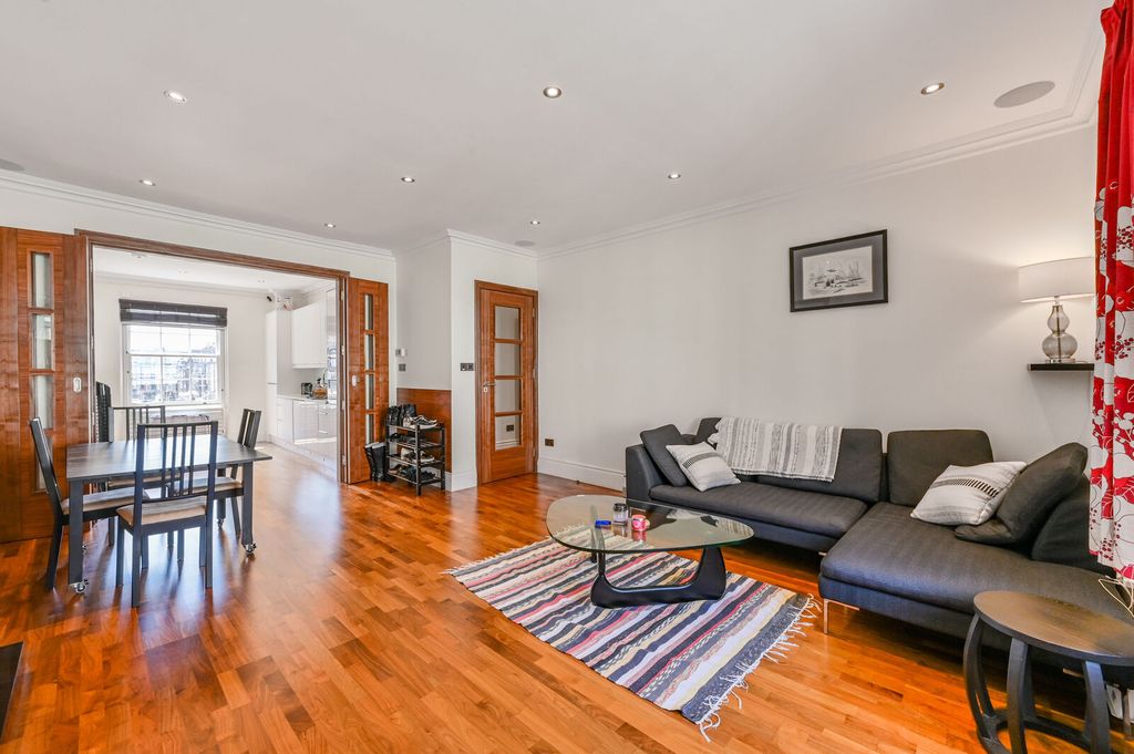 Property photo 2 of 9