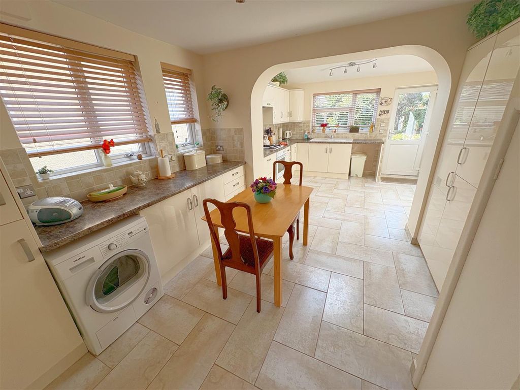 Property photo 2 of 26 Kitchen_Breakfast Room.Jpg