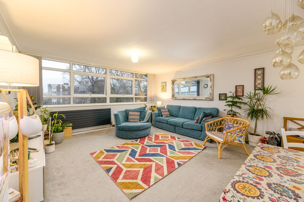 Property photo 3 of 25 11