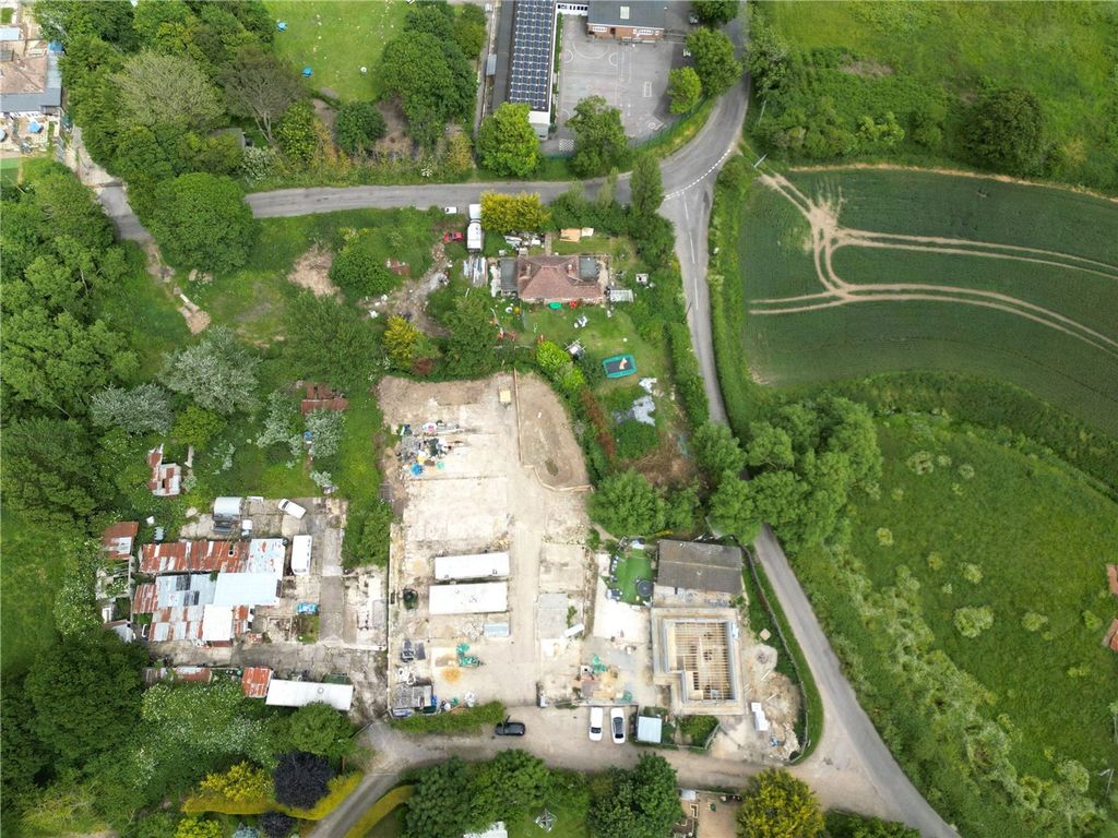 Property photo 3 of 6 Picture No. 02