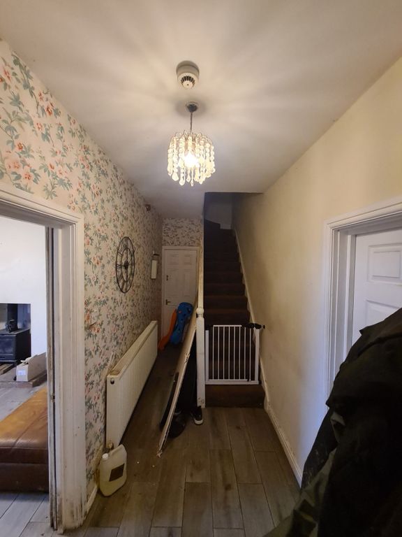 Property photo 2 of 25