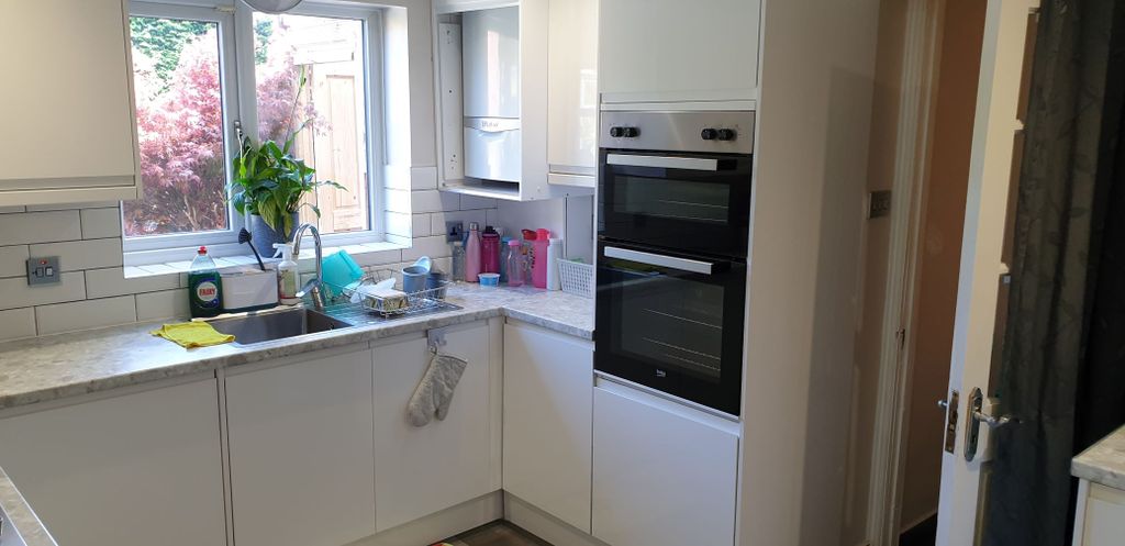 Property photo 3 of 29 Kitchen