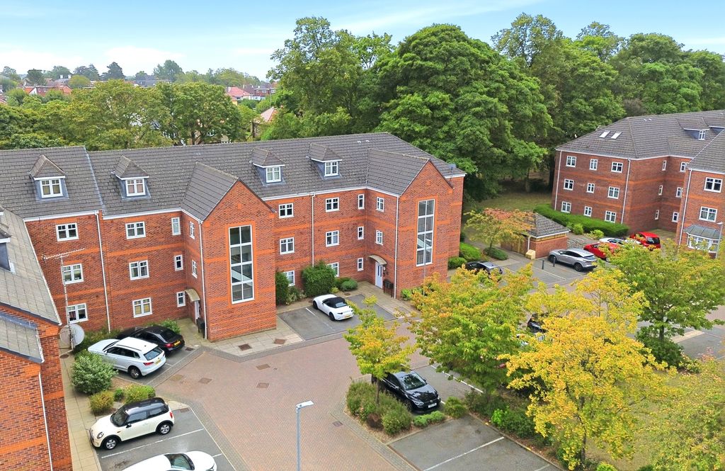 Property photo 1 of 13 Brackenhurst001