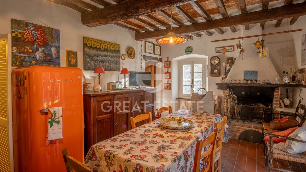 Property photo 2 of 29 Interiors