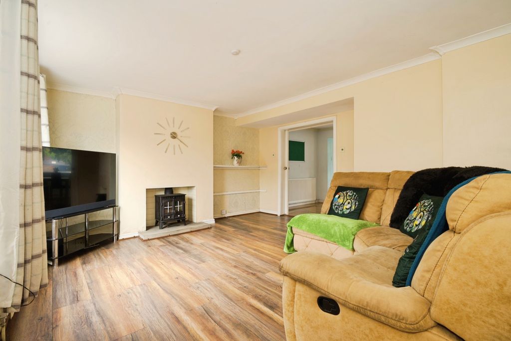 Additional image 8 of 4 bed semi-detached house for saleCrossley Lane, Huddersfield HD5