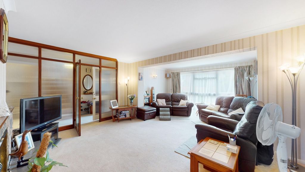 Property photo 2 of 15 5370152