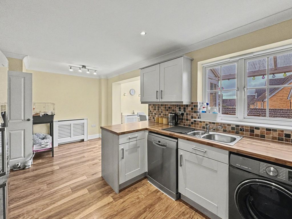 Property photo 3 of 27